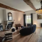 Homestay Bastide Du Chateau