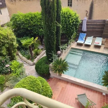 Bastide Du Chateau ホームステイ